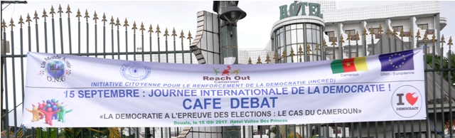 Café débat à l’occasion de la journée internationale de la Démocratie.